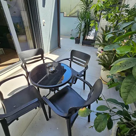 Vila-amo Center * 地拉那